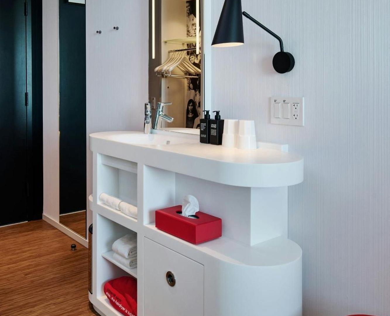 Citizenm Back Bay Hotel 4*