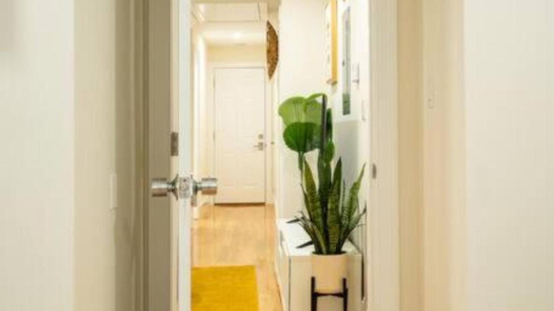Apartment Breezy 3br - Bathtub, Parking, Tv, Walk To Train 803