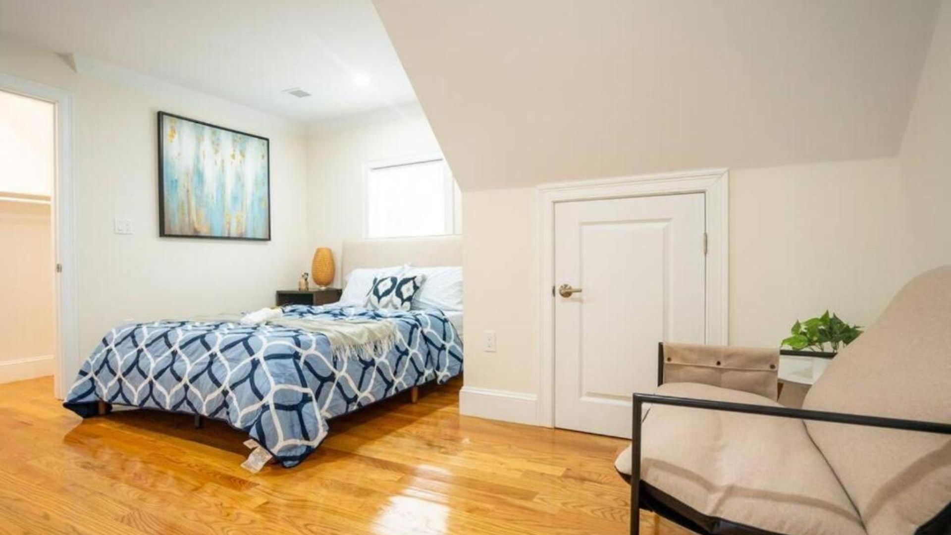 Breezy 3br - Bathtub, Parking, Tv, Walk To Train 803 * Boston