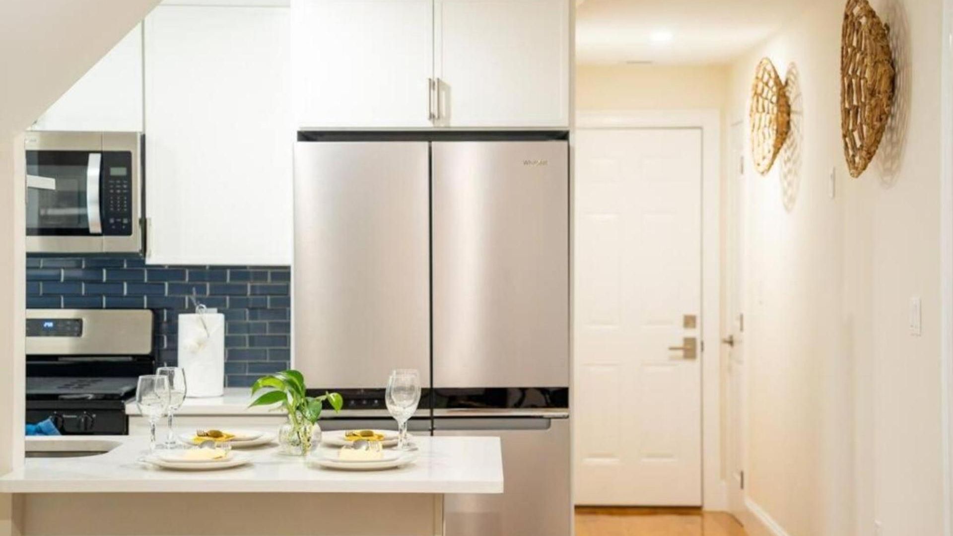 Apartment Breezy 3br - Bathtub, Parking, Tv, Walk To Train 803