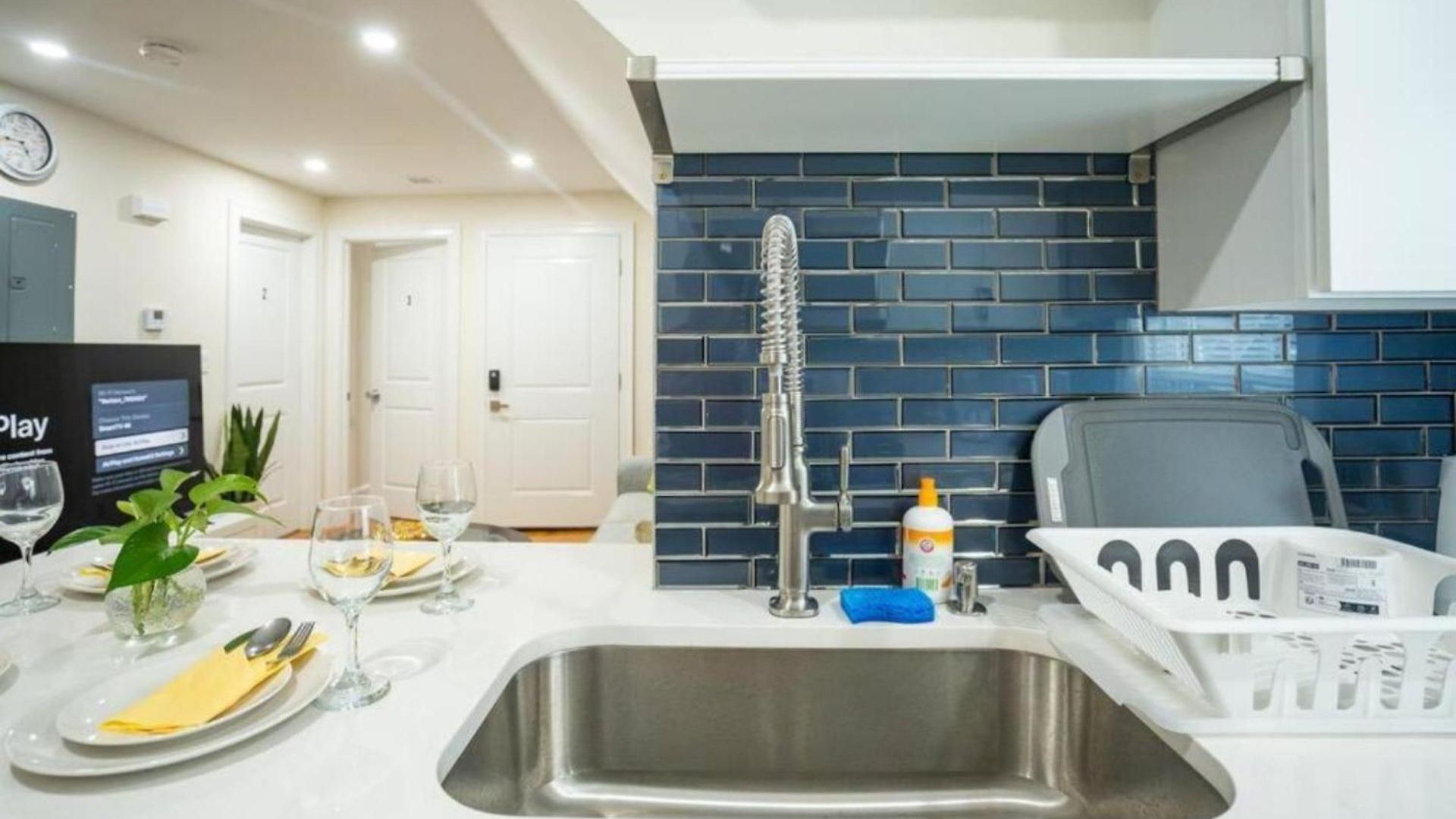 Apartment Breezy 3br - Bathtub, Parking, Tv, Walk To Train 803
