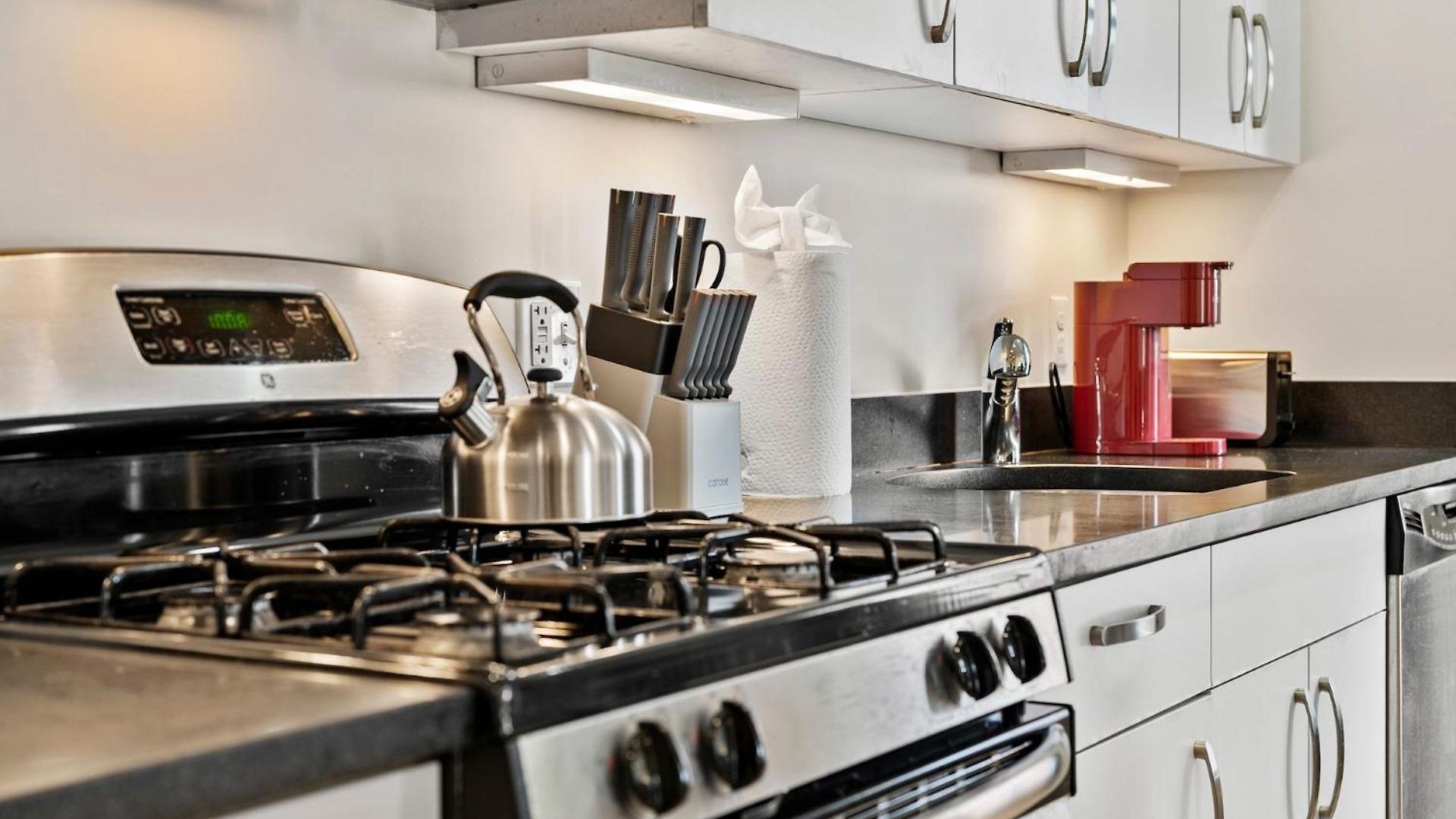 Beautiful 2br In Southend Apartment *