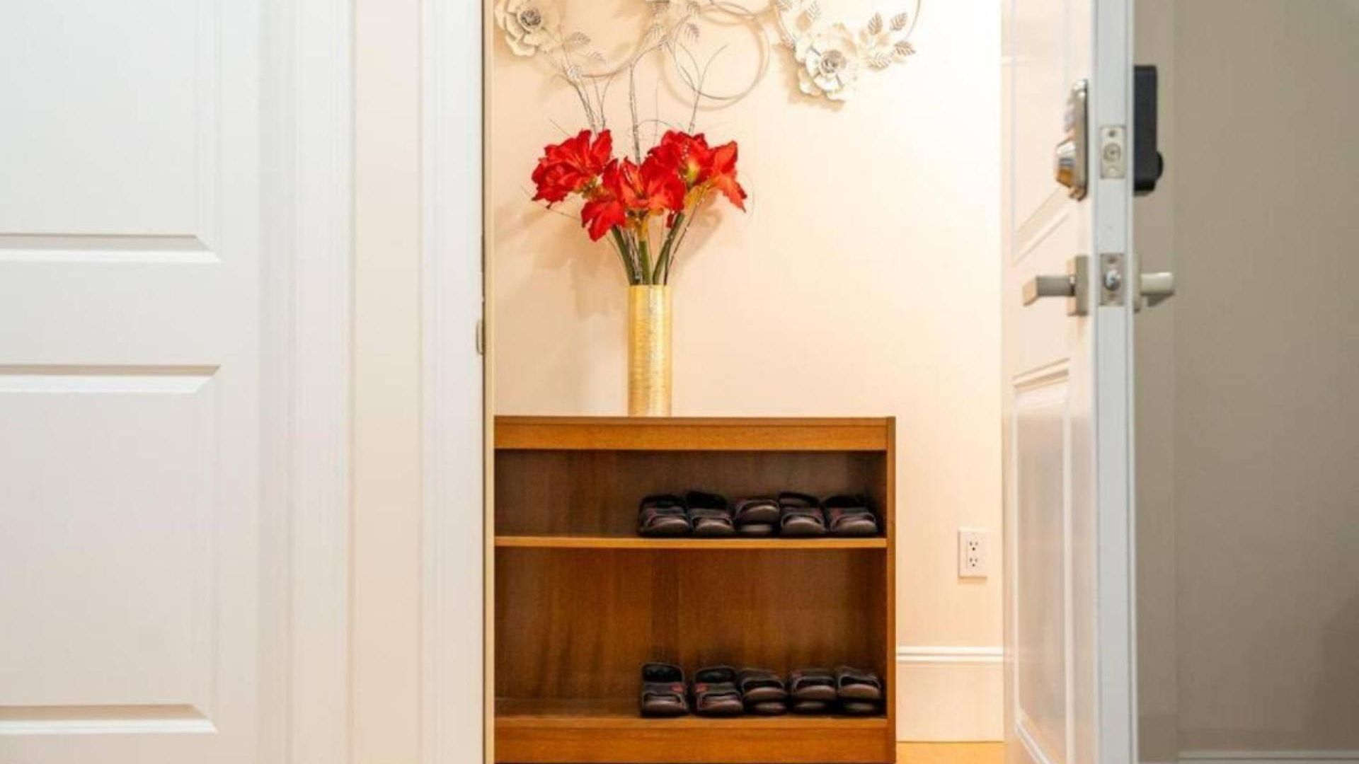 Apartment Breezy 3br - Bathtub, Parking, Tv, Walk To Train 803 Boston