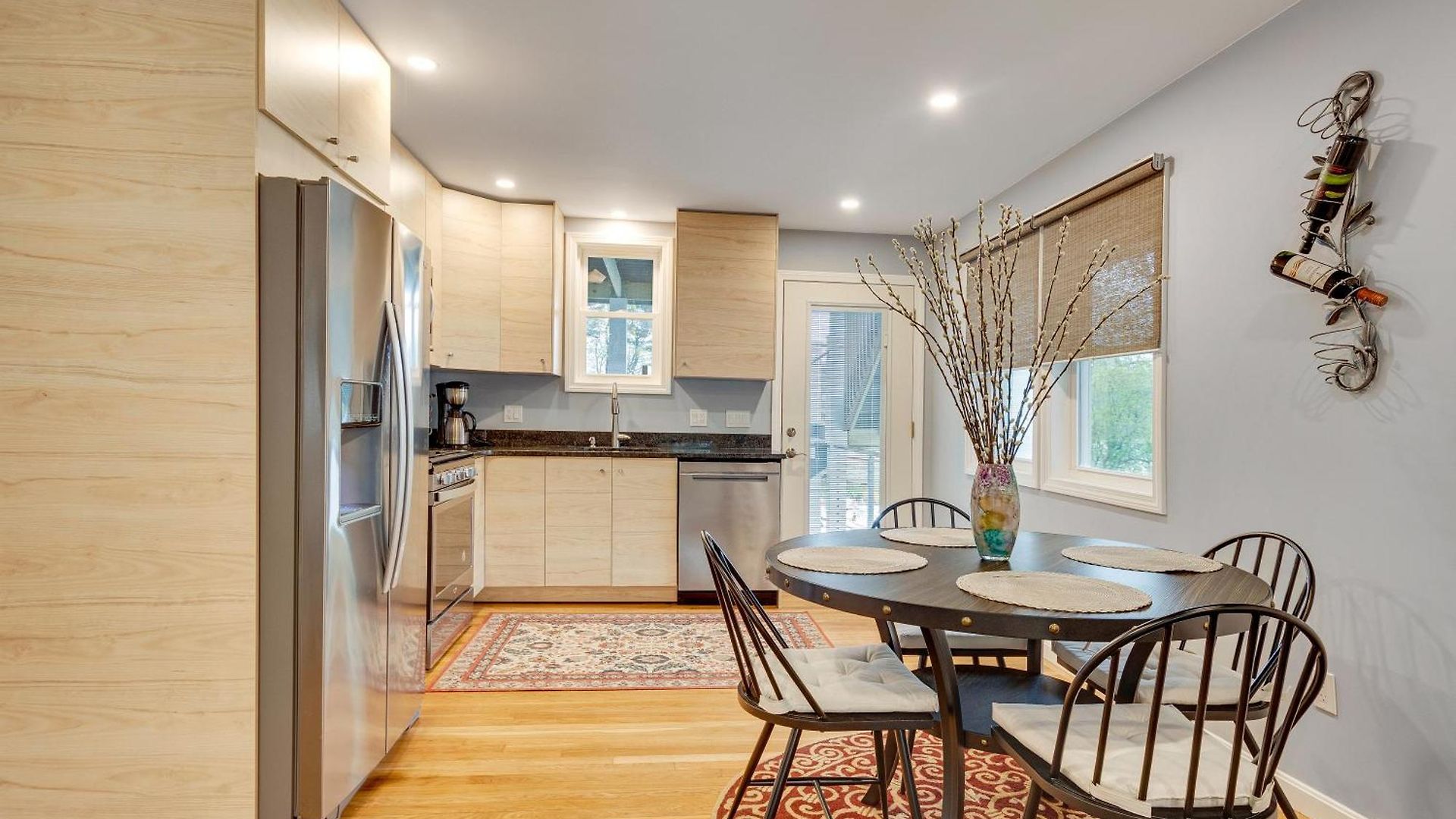 2br Dog-friendly In 2-fam - Comfy Retreat Apartment *