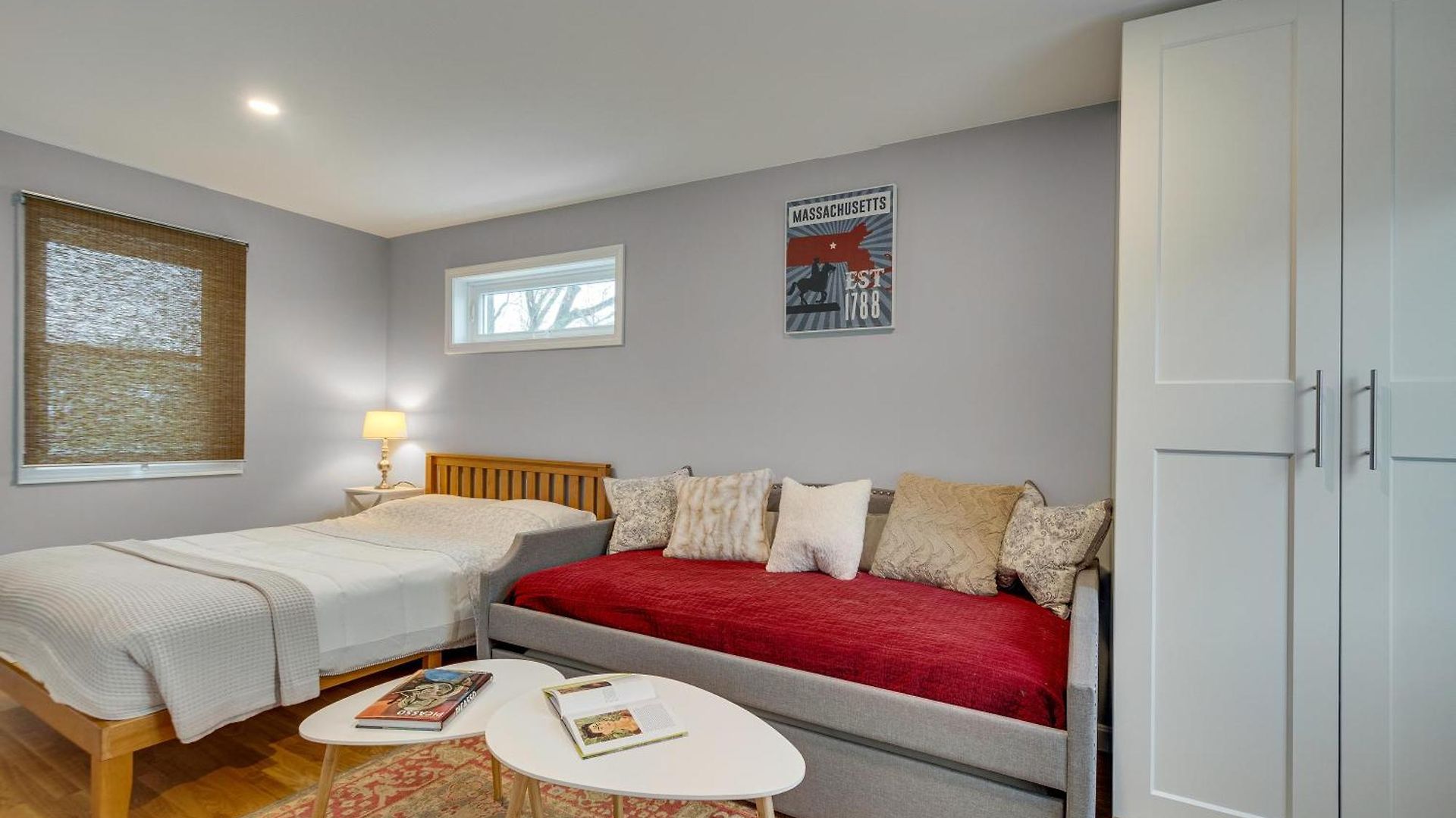 2br Dog-friendly In 2-fam - Comfy Retreat Apartment *