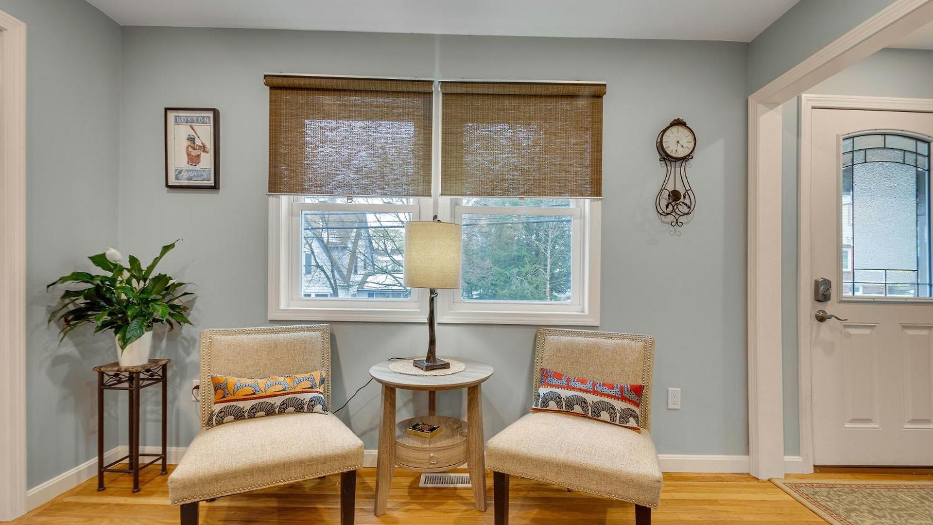 Apartment 2br Dog-friendly In 2-fam - Comfy Retreat *