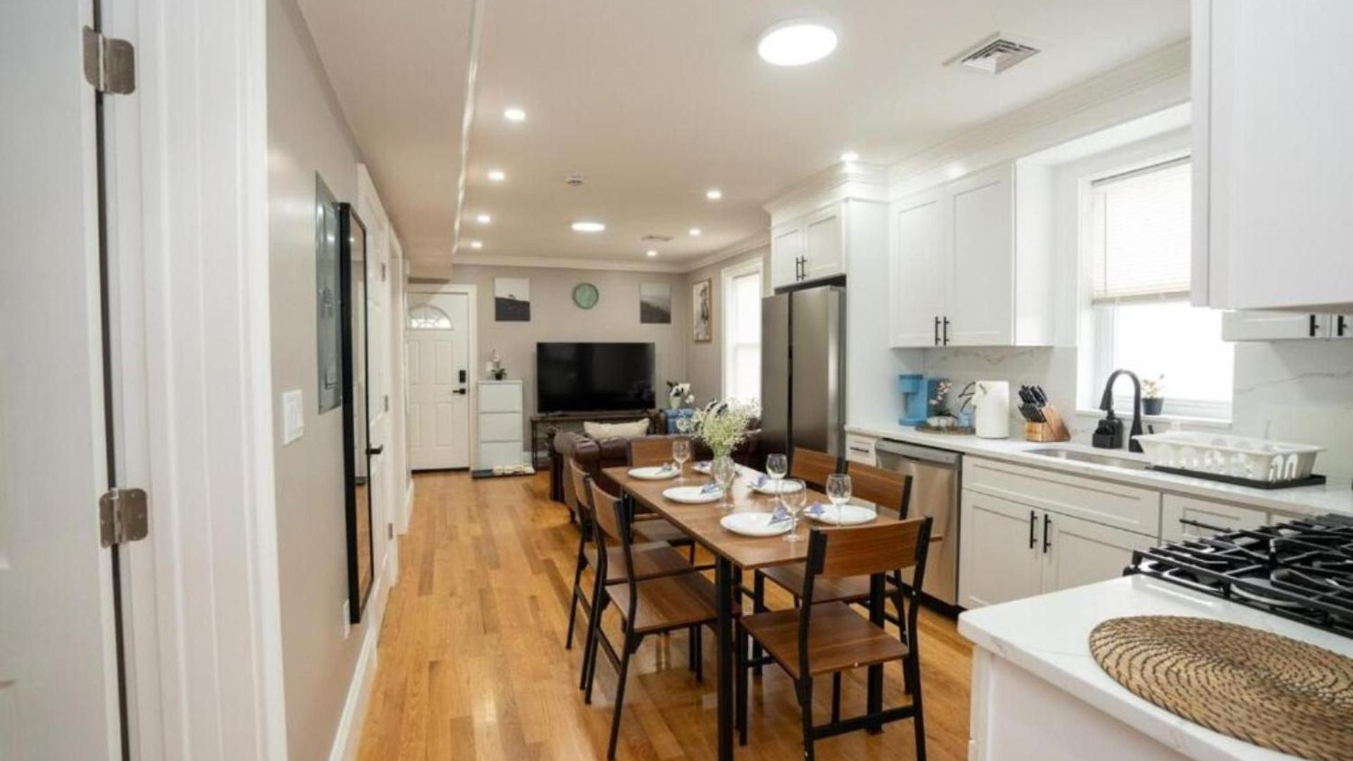 Apartment Expansive 3br Nest - Pet-friendly - Near Franklin Park & Red Line 558-2