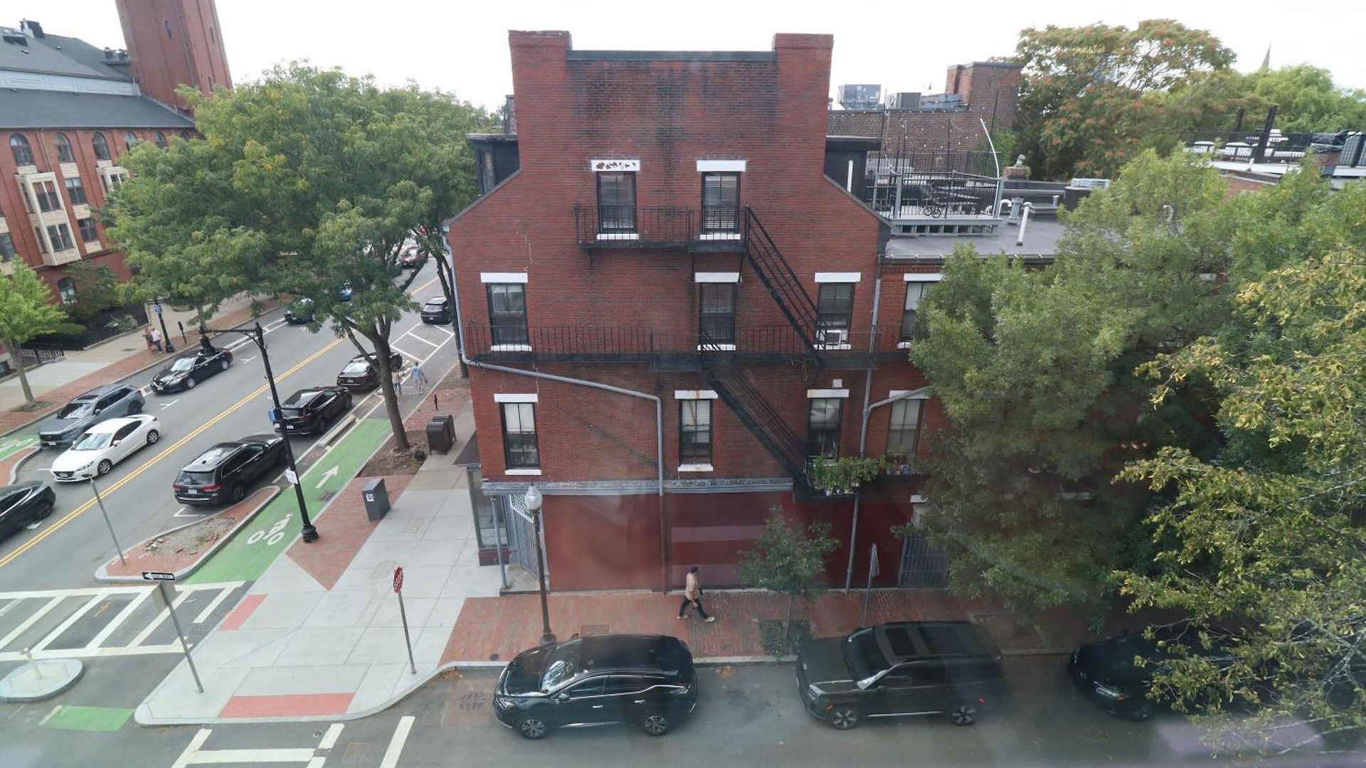 Renu On Tremont