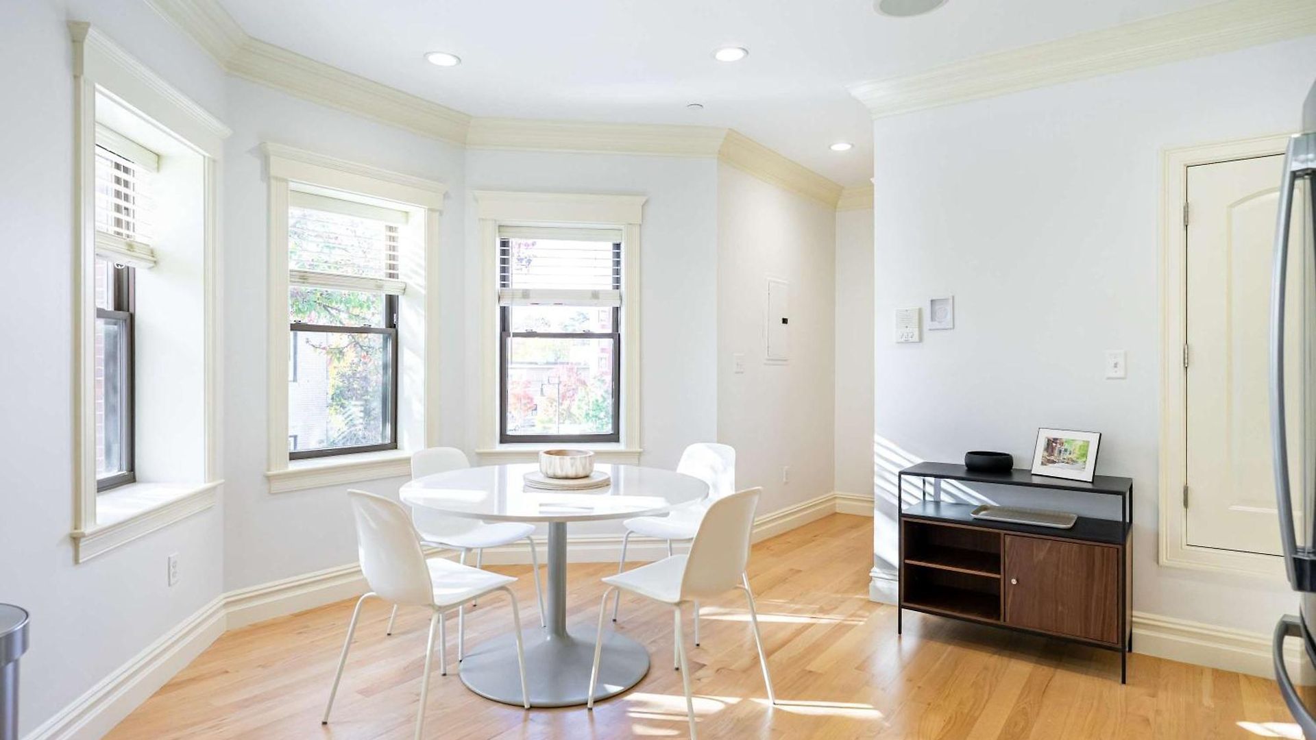 Brownstone Luxury Penthouse Apartment *