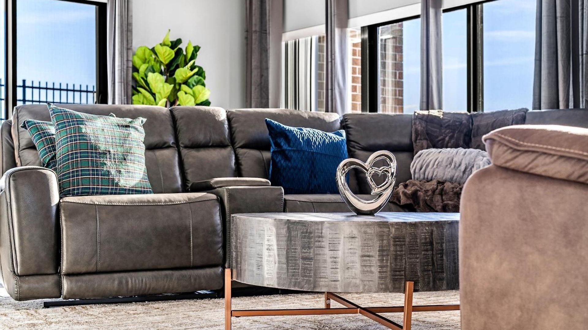 Luxury Massive Penthouse In Watertown Apartment
