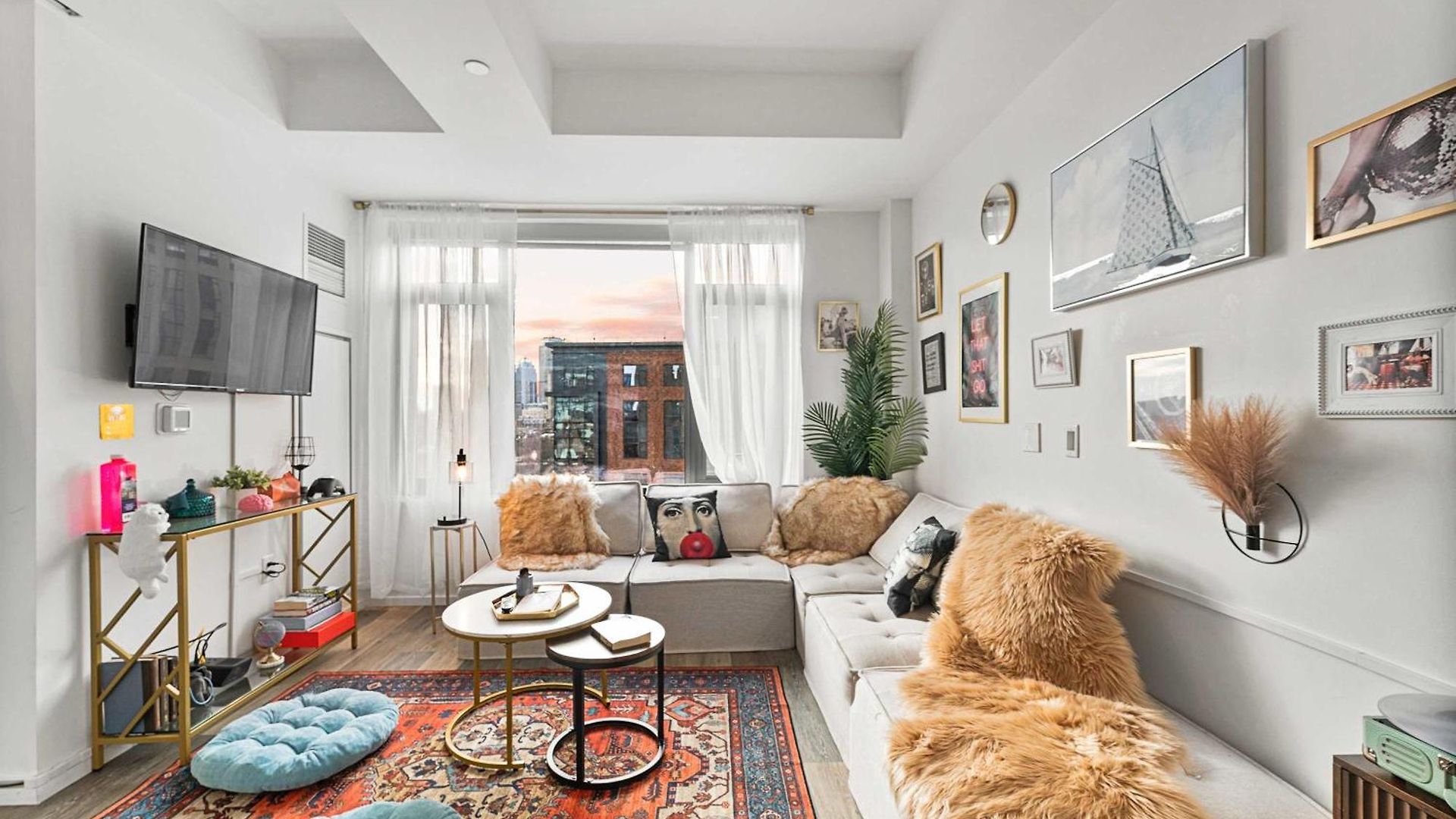 Apartment What A Gem Views And A Rooftop Pool Await Boston