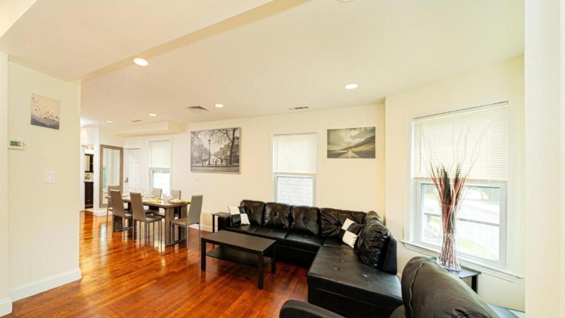 Apartment Comfortable 4br Getaway - Pet-friendly - Near I-93 & Red Line 988 *