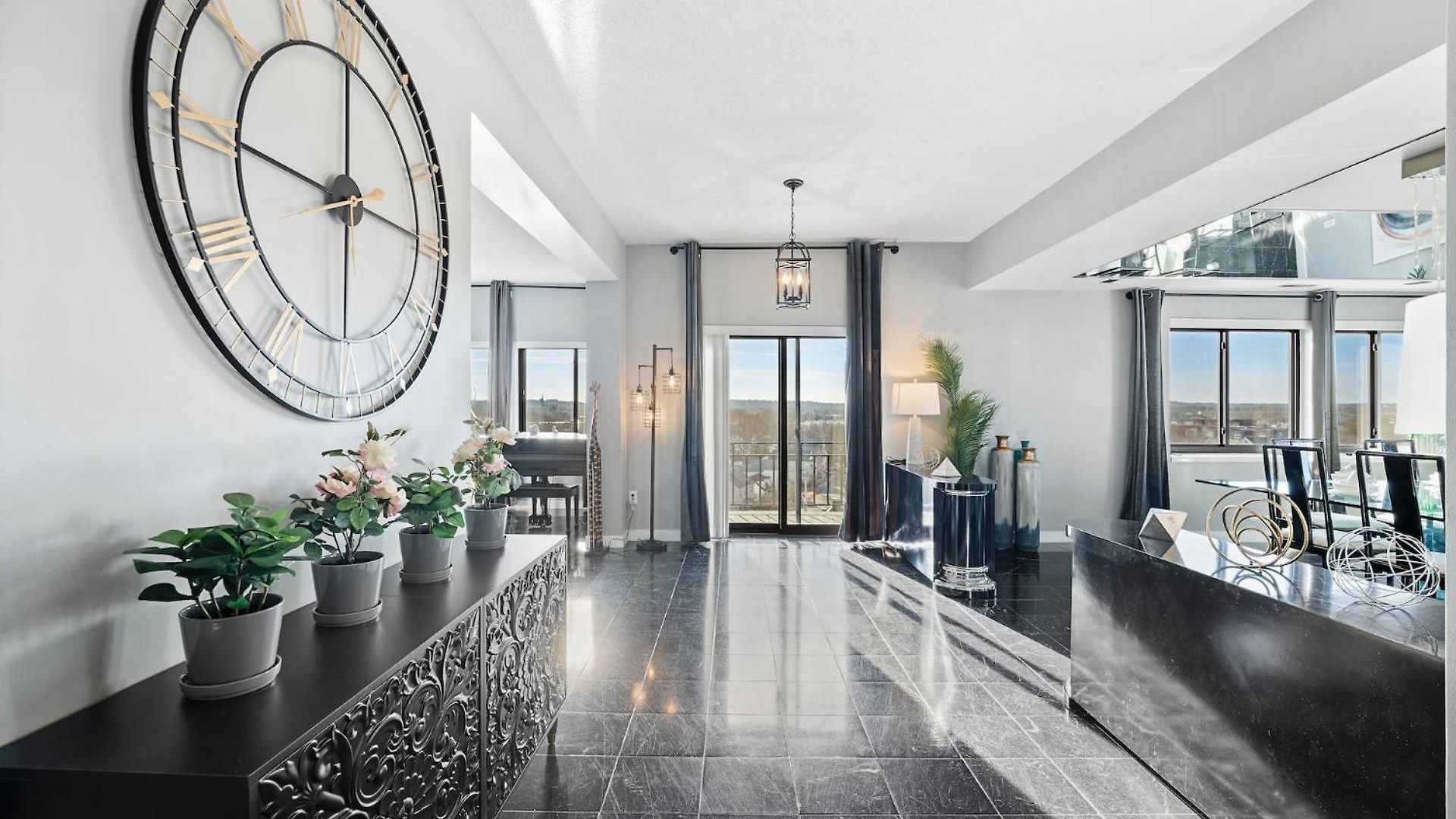 Apartment Luxury Massive Penthouse In Watertown Boston