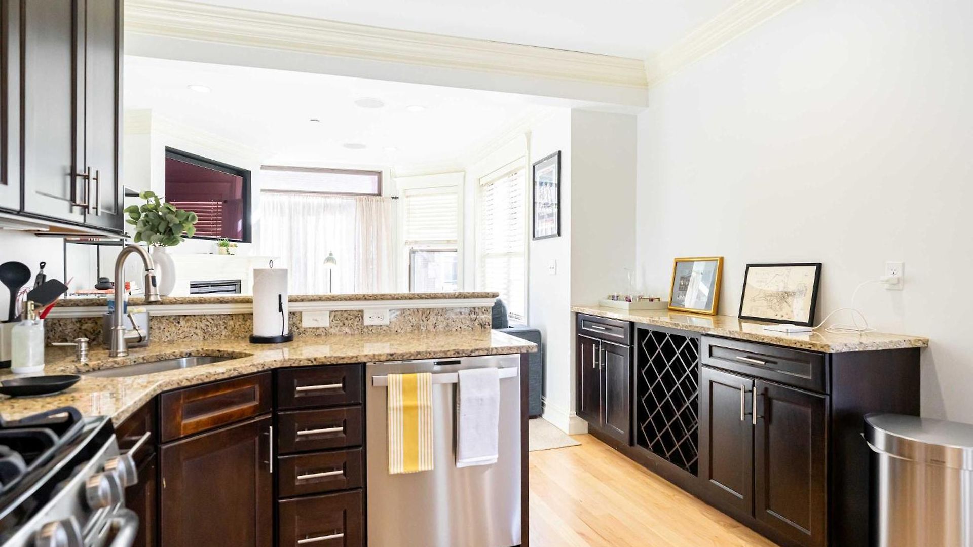 Brownstone Luxury Penthouse *