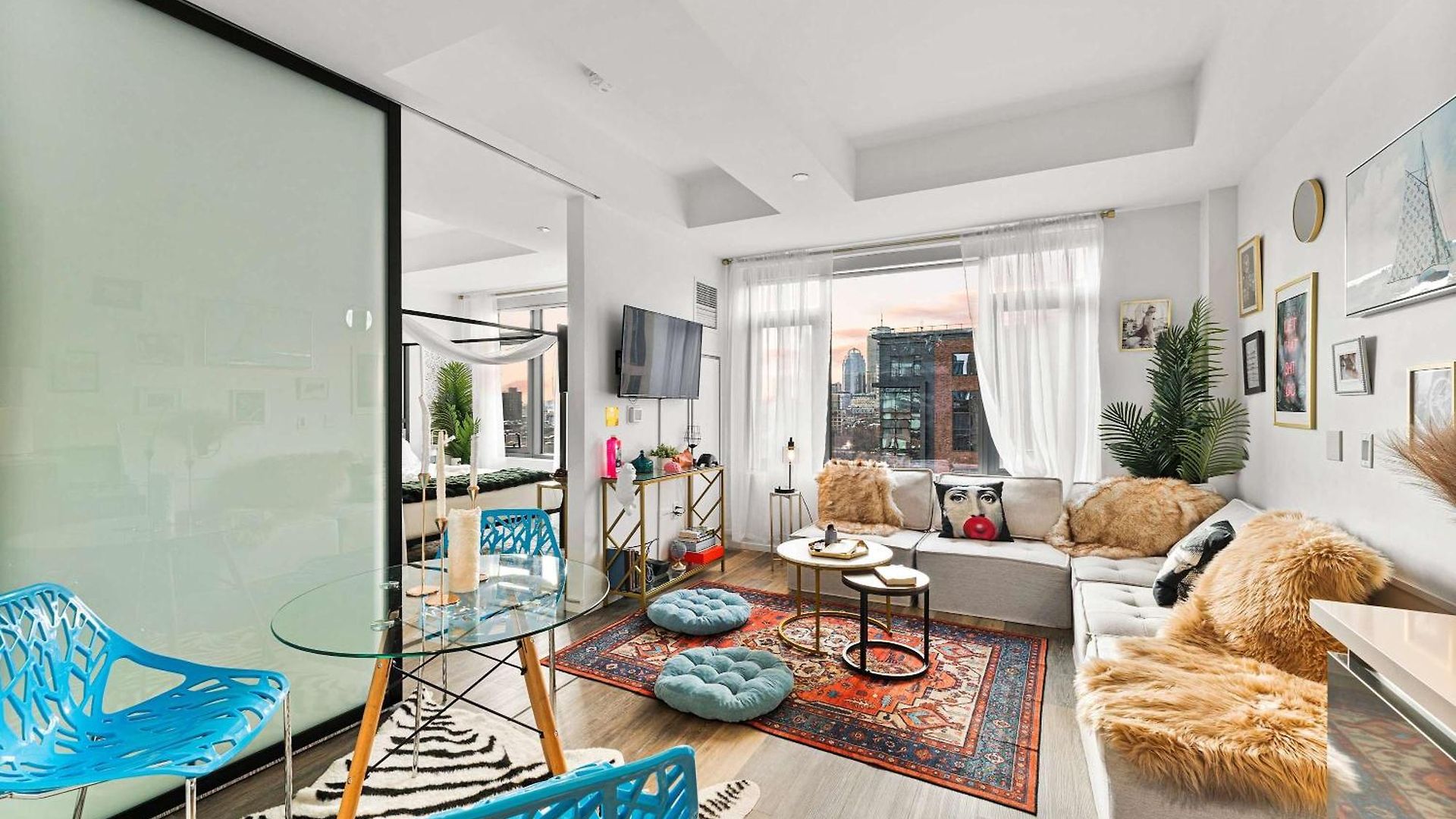 Family Fun In Rooftop Pool & Views Apartment