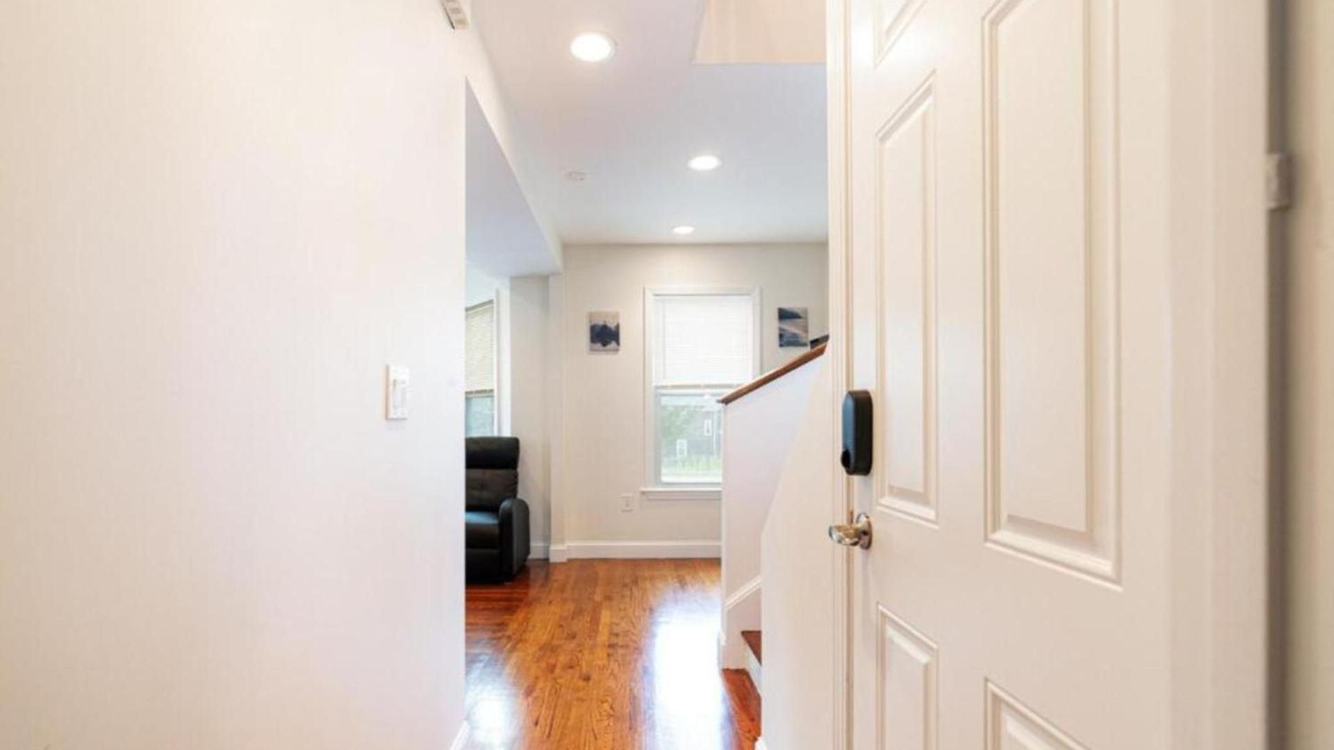 Apartment Comfortable 4br Getaway - Pet-friendly - Near I-93 & Red Line 988 *