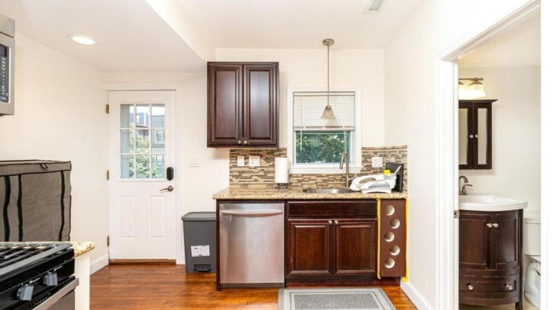 Apartment Comfortable 4br Getaway - Pet-friendly - Near I-93 & Red Line 988
