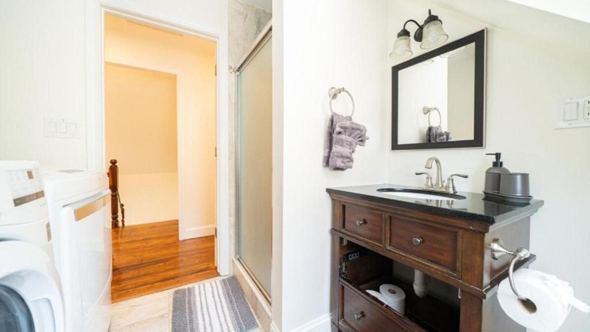 Comfortable 4br Getaway - Pet-friendly - Near I-93 & Red Line 988