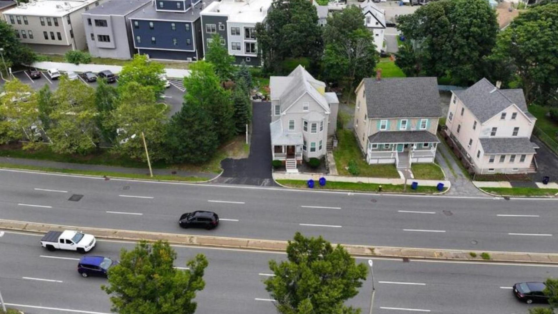 Comfortable 4br Getaway - Pet-friendly - Near I-93 & Red Line 988 Apartment *