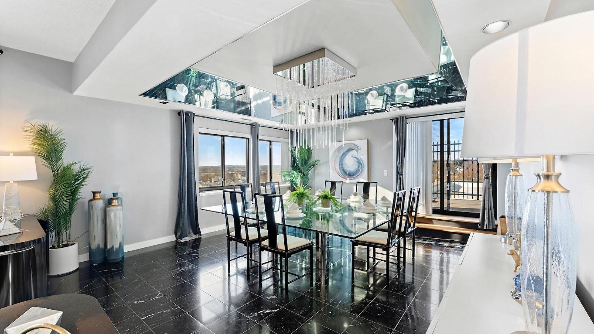 Apartment Luxury Massive Penthouse In Watertown Boston