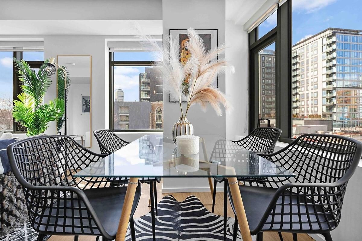 Luxury 2br In Pool Gym * Boston