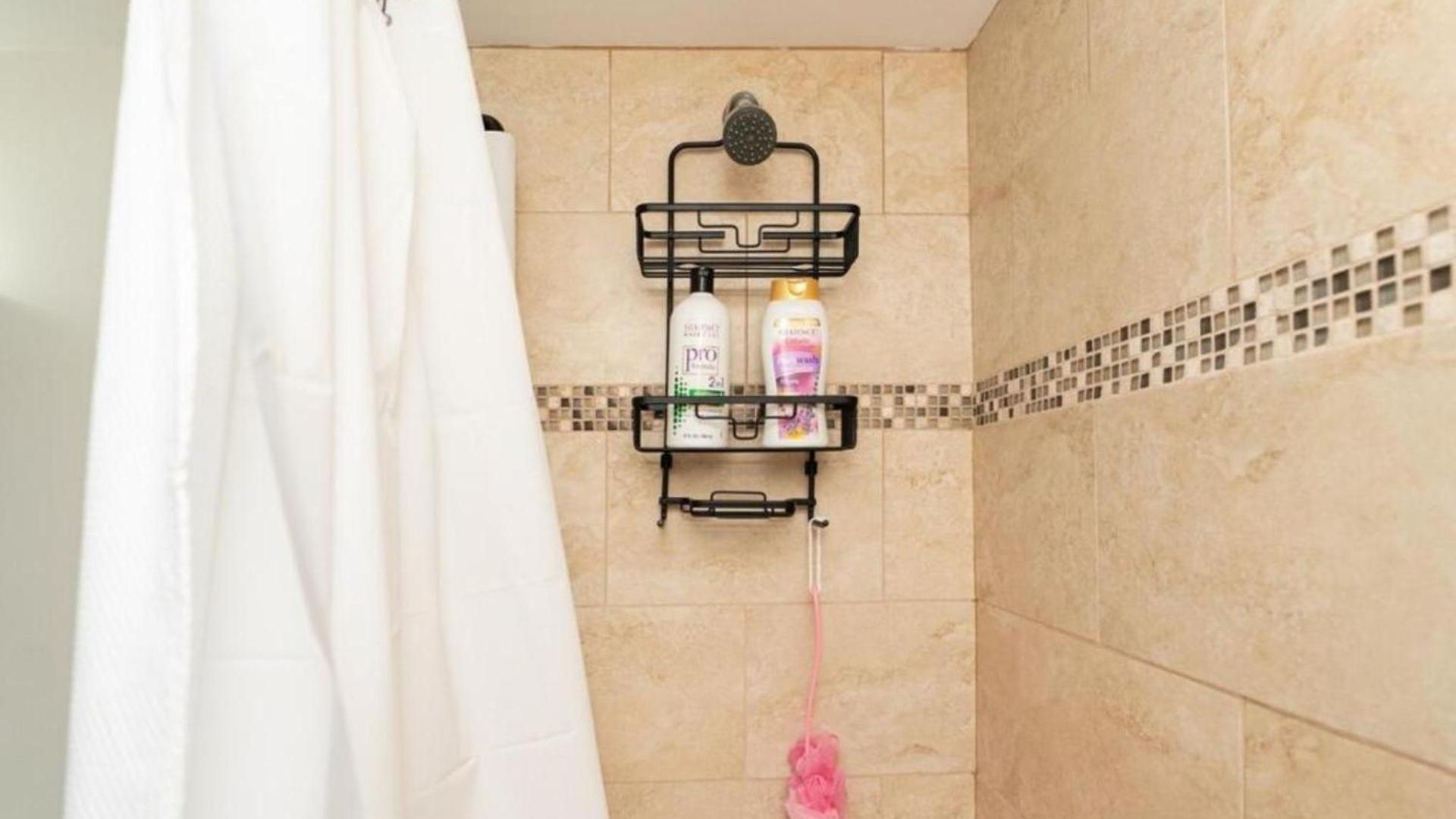 Comfortable 4br Getaway - Pet-friendly - Near I-93 & Red Line 988 Apartment Boston