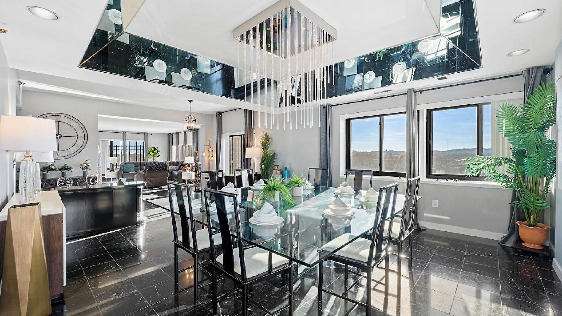 Luxury Massive Penthouse In Watertown *