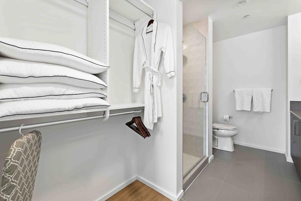 Luxury 2br In Pool Gym Boston