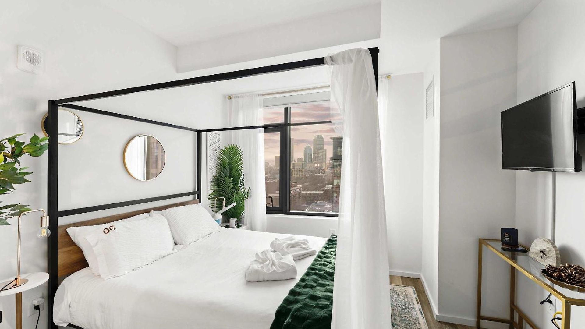What A Gem Views And A Rooftop Pool Await *