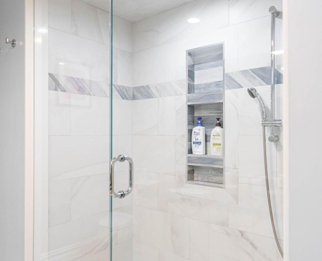 Brownstone Luxury Penthouse Apartment *