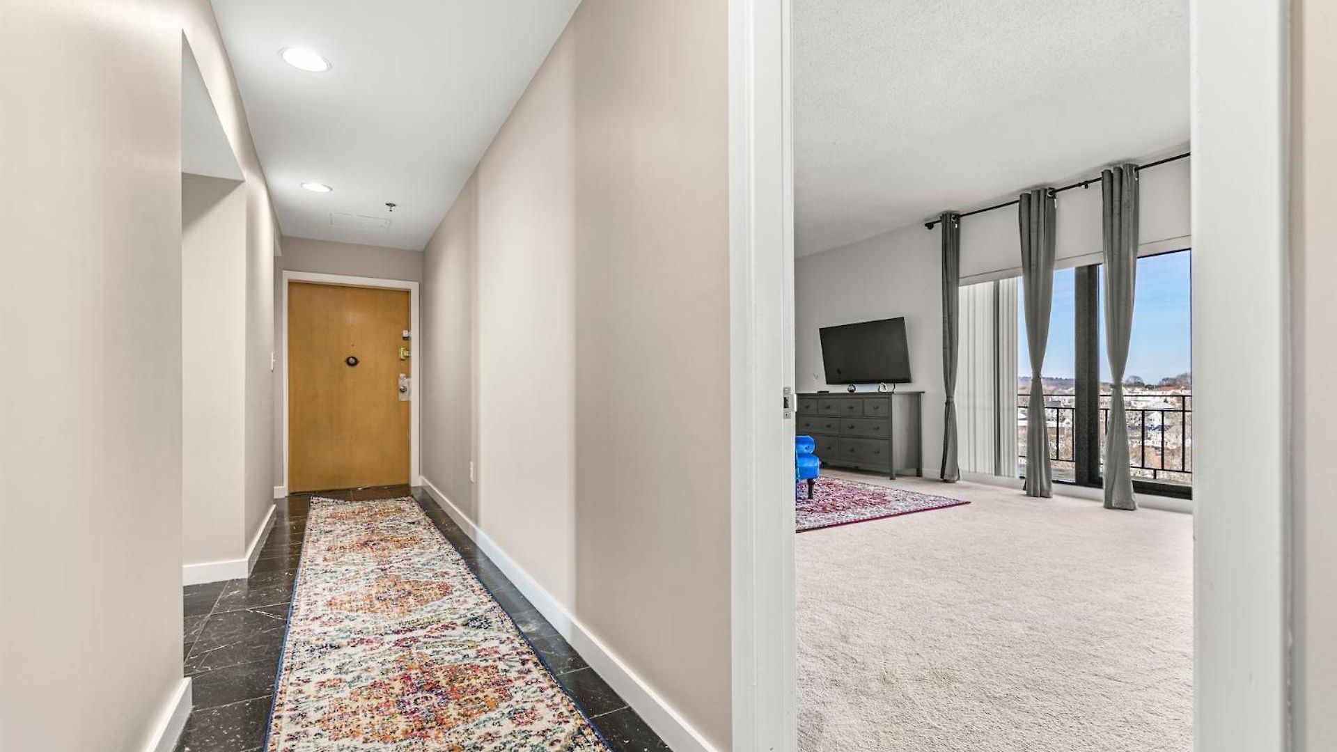 Luxury Massive Penthouse In Watertown *