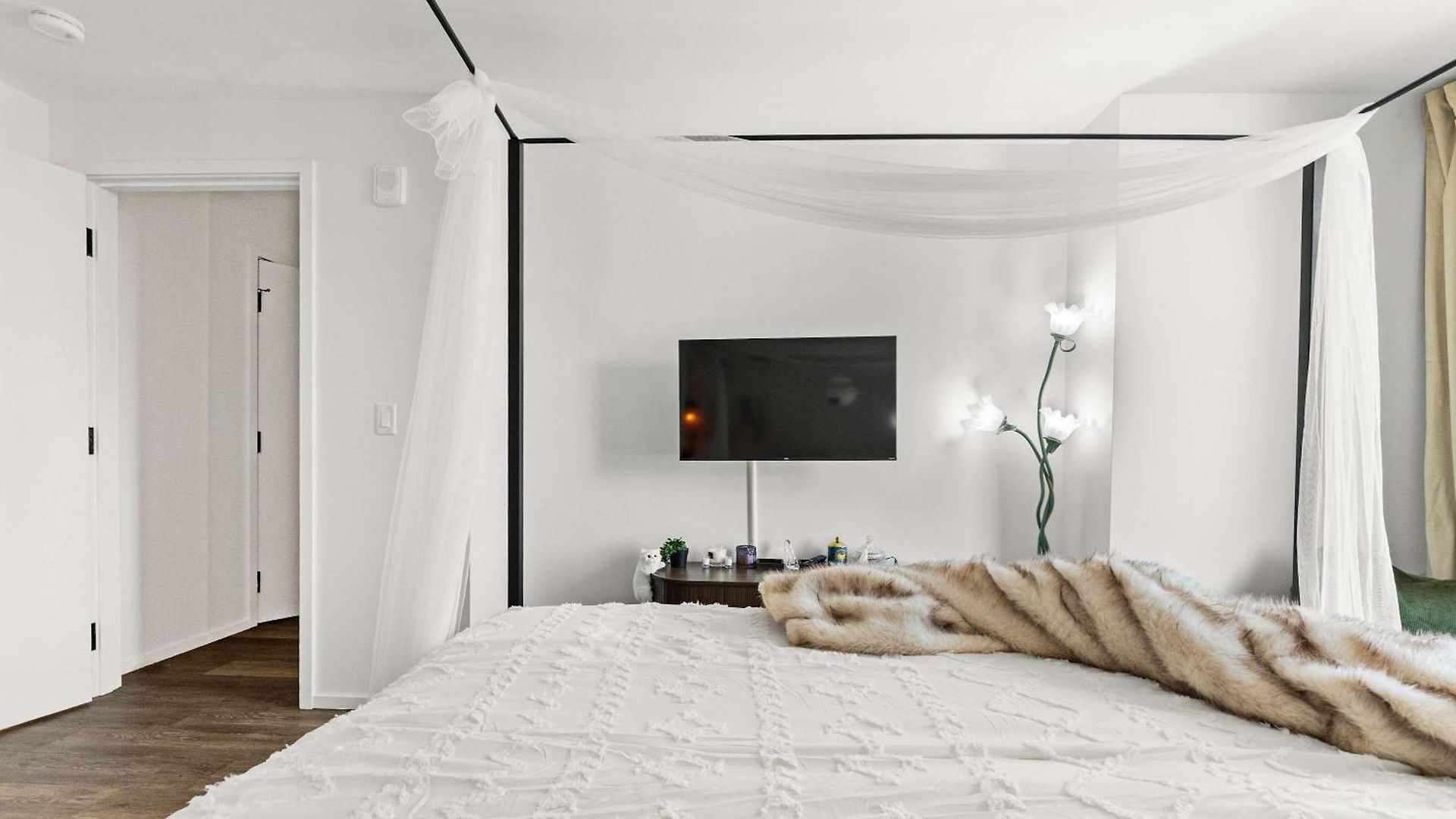 The Dazzling Two-bedroom Two-bath In Apartment Boston