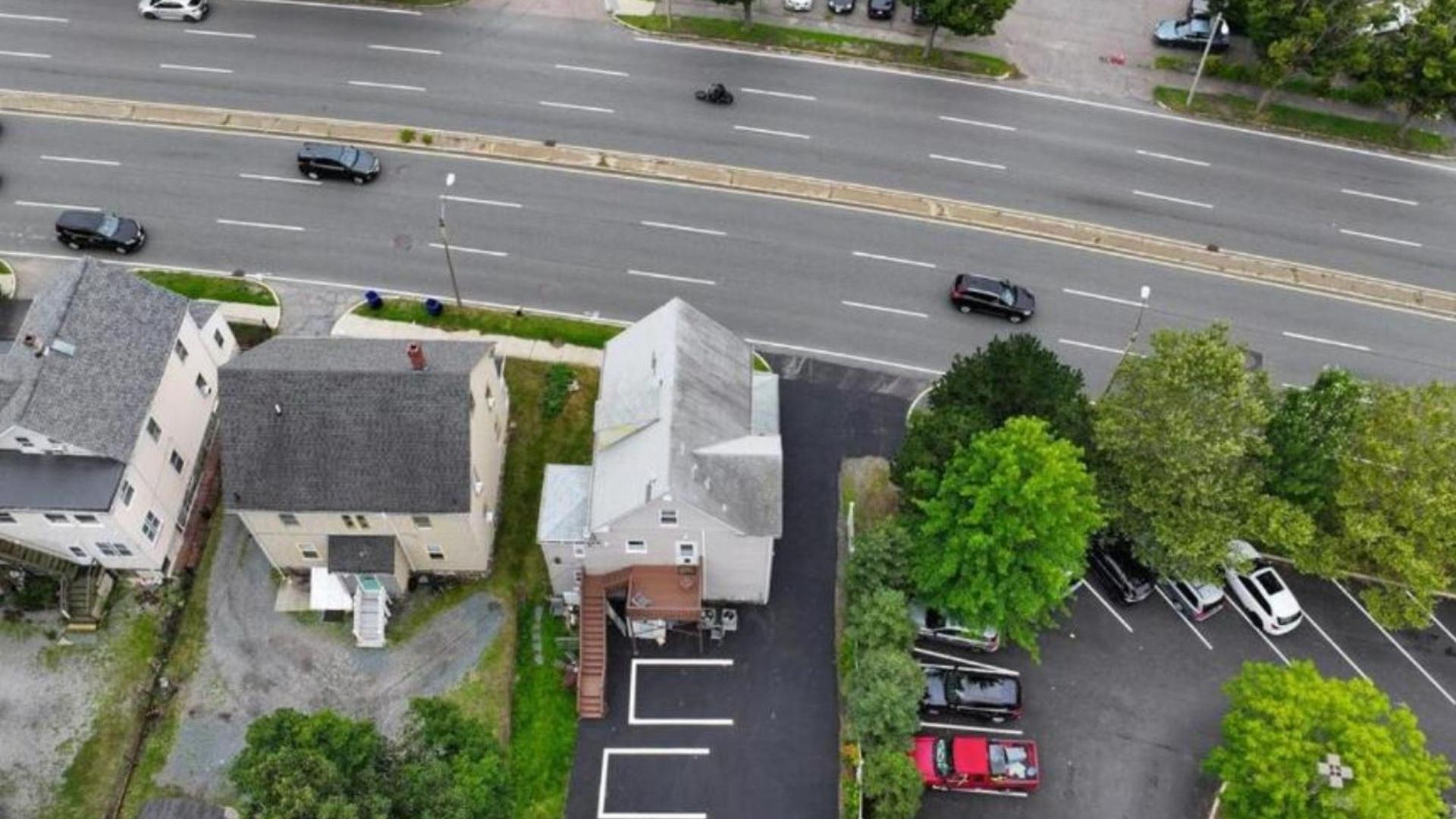 Comfortable 4br Getaway - Pet-friendly - Near I-93 & Red Line 988 *