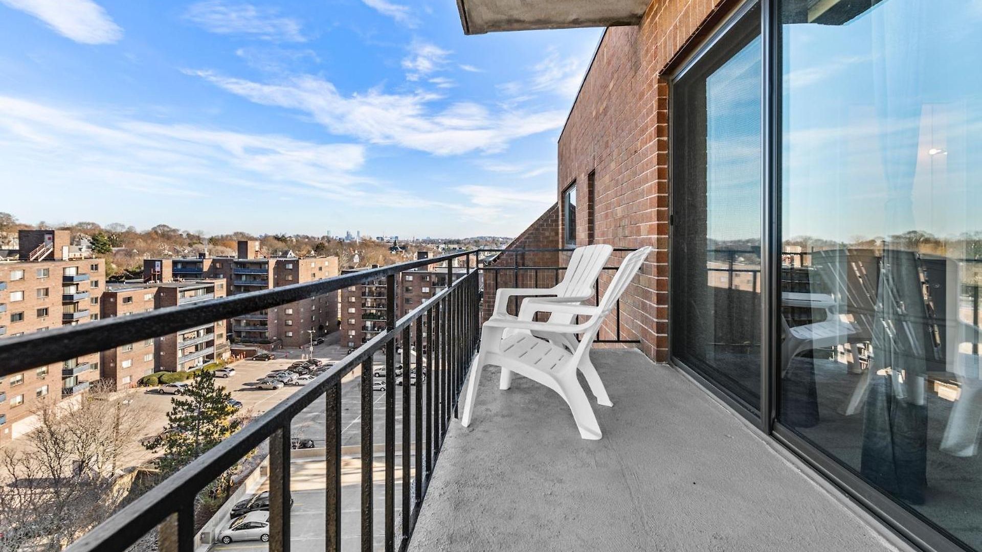 Luxury Massive Penthouse In Watertown *