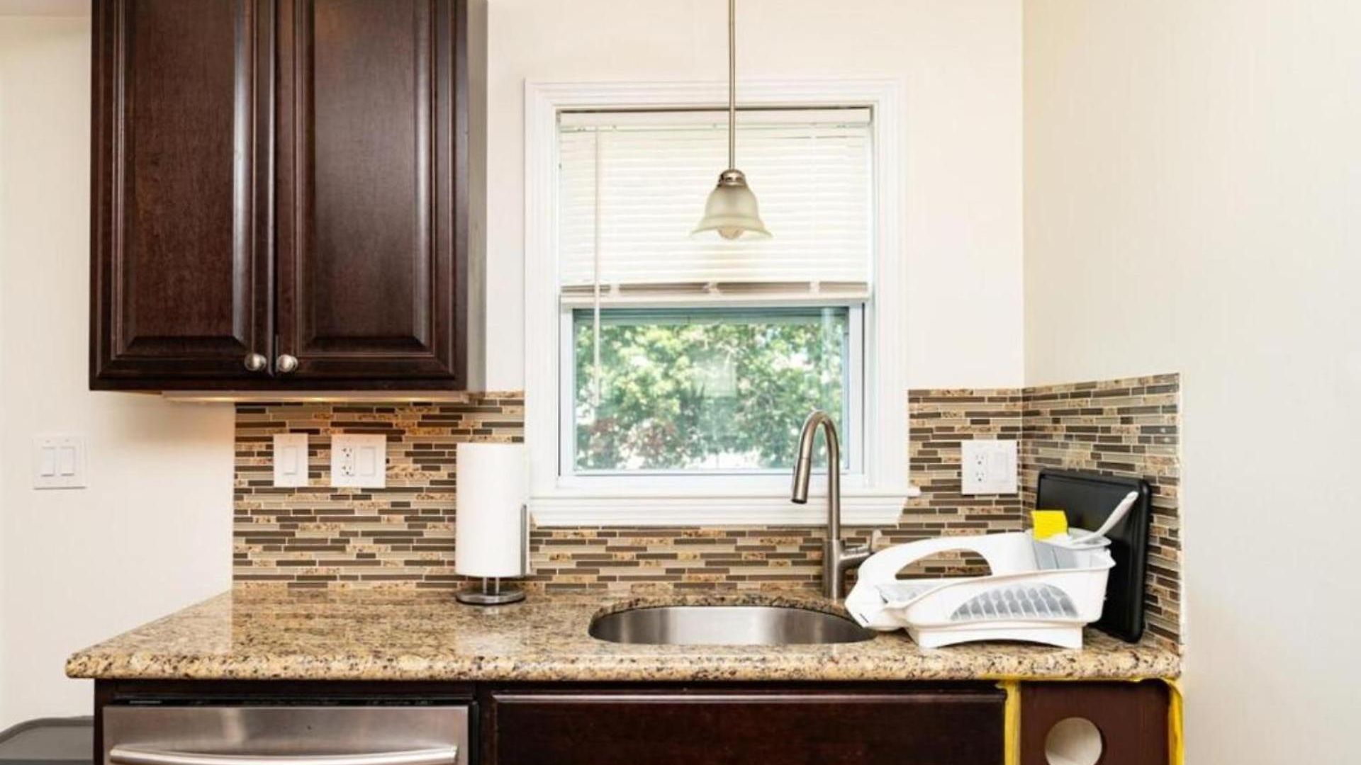 Apartment Comfortable 4br Getaway - Pet-friendly - Near I-93 & Red Line 988 *