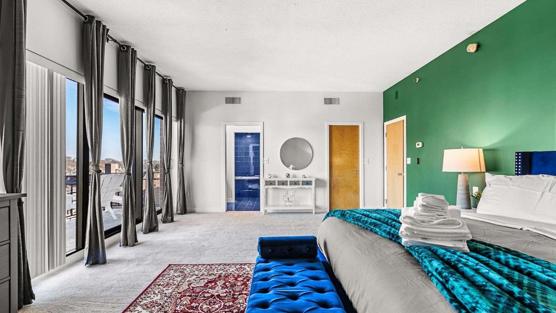Luxury Massive Penthouse In Watertown *