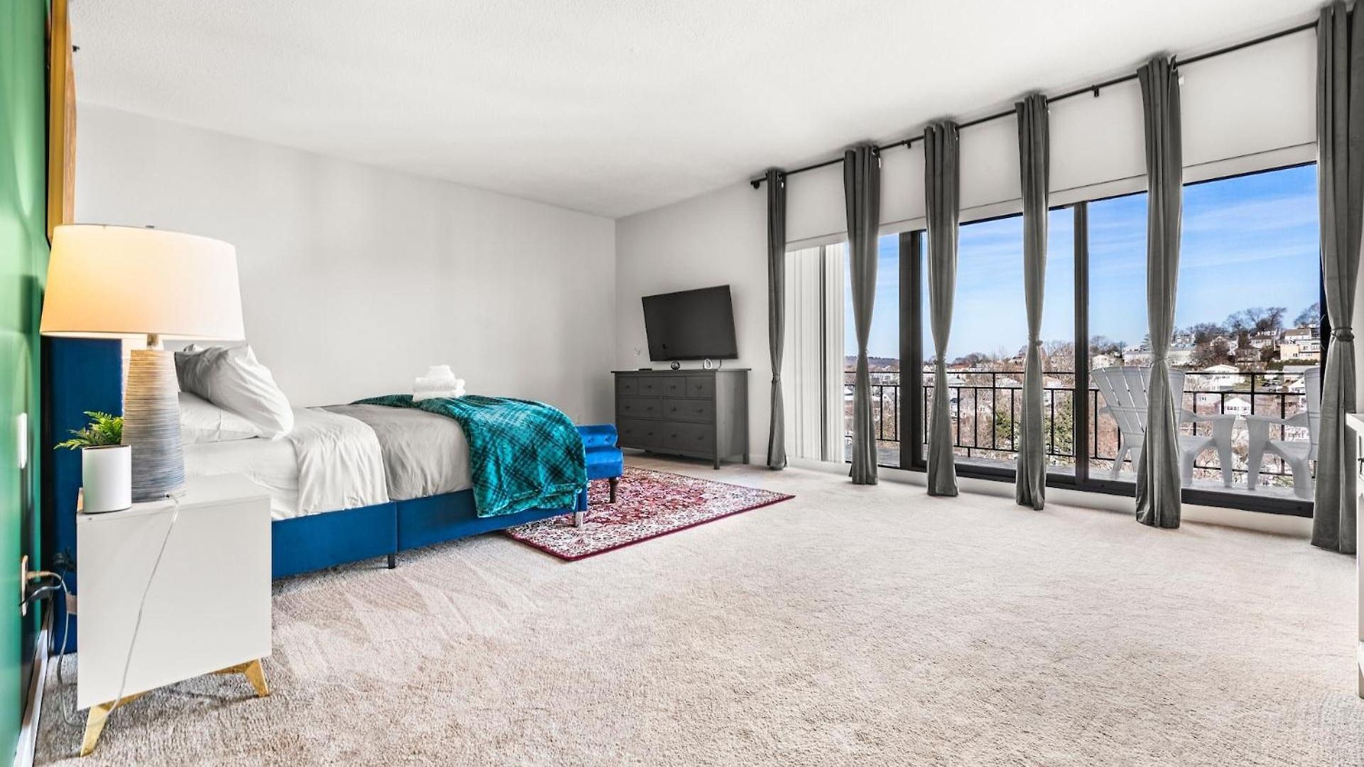 Luxury Massive Penthouse In Watertown *
