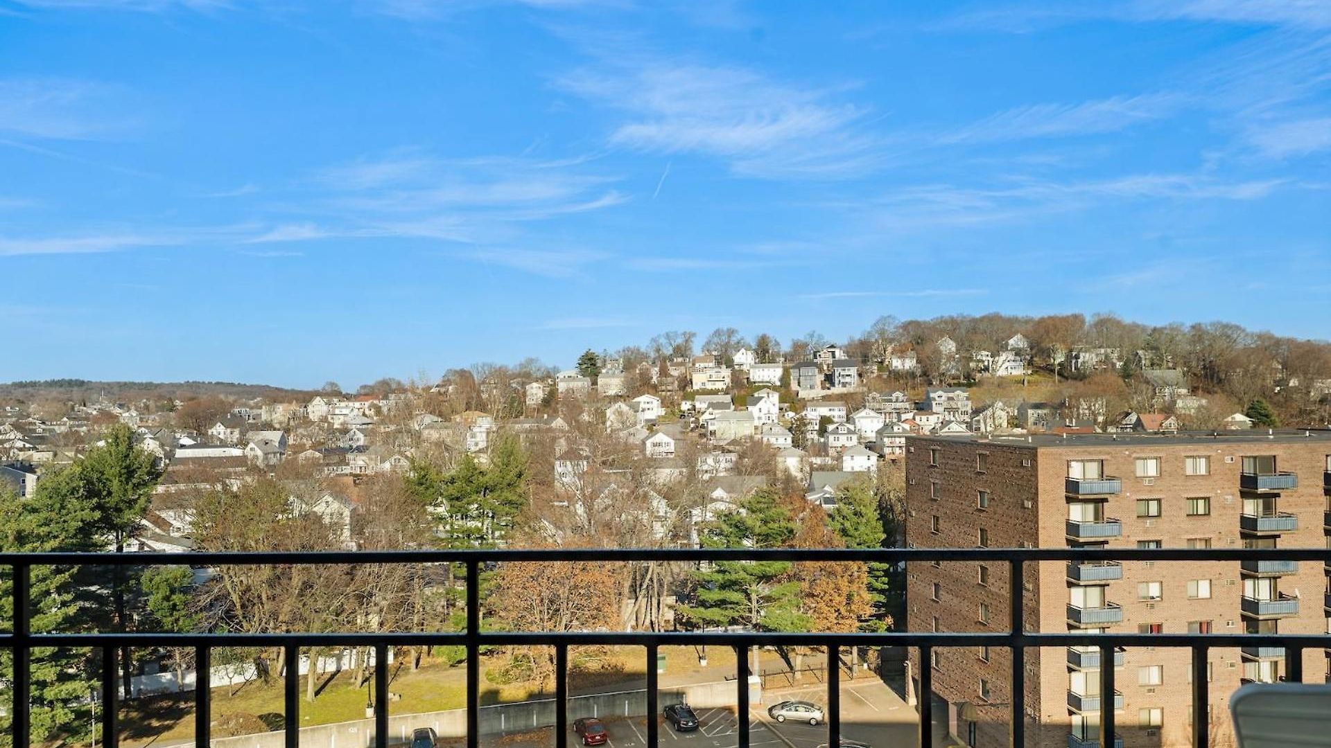 Luxury Massive Penthouse In Watertown * Boston