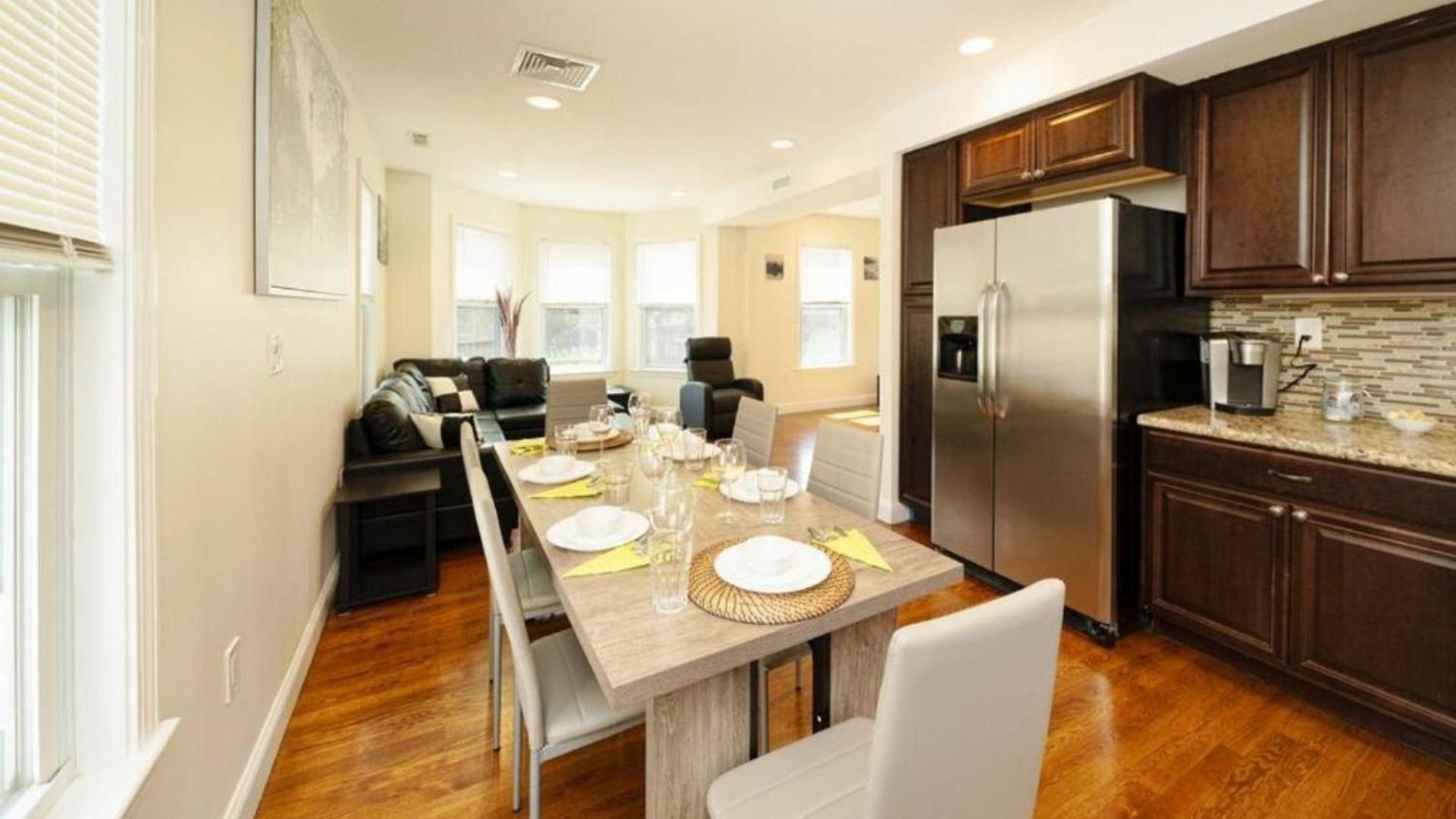 Comfortable 4br Getaway - Pet-friendly - Near I-93 & Red Line 988 * Boston