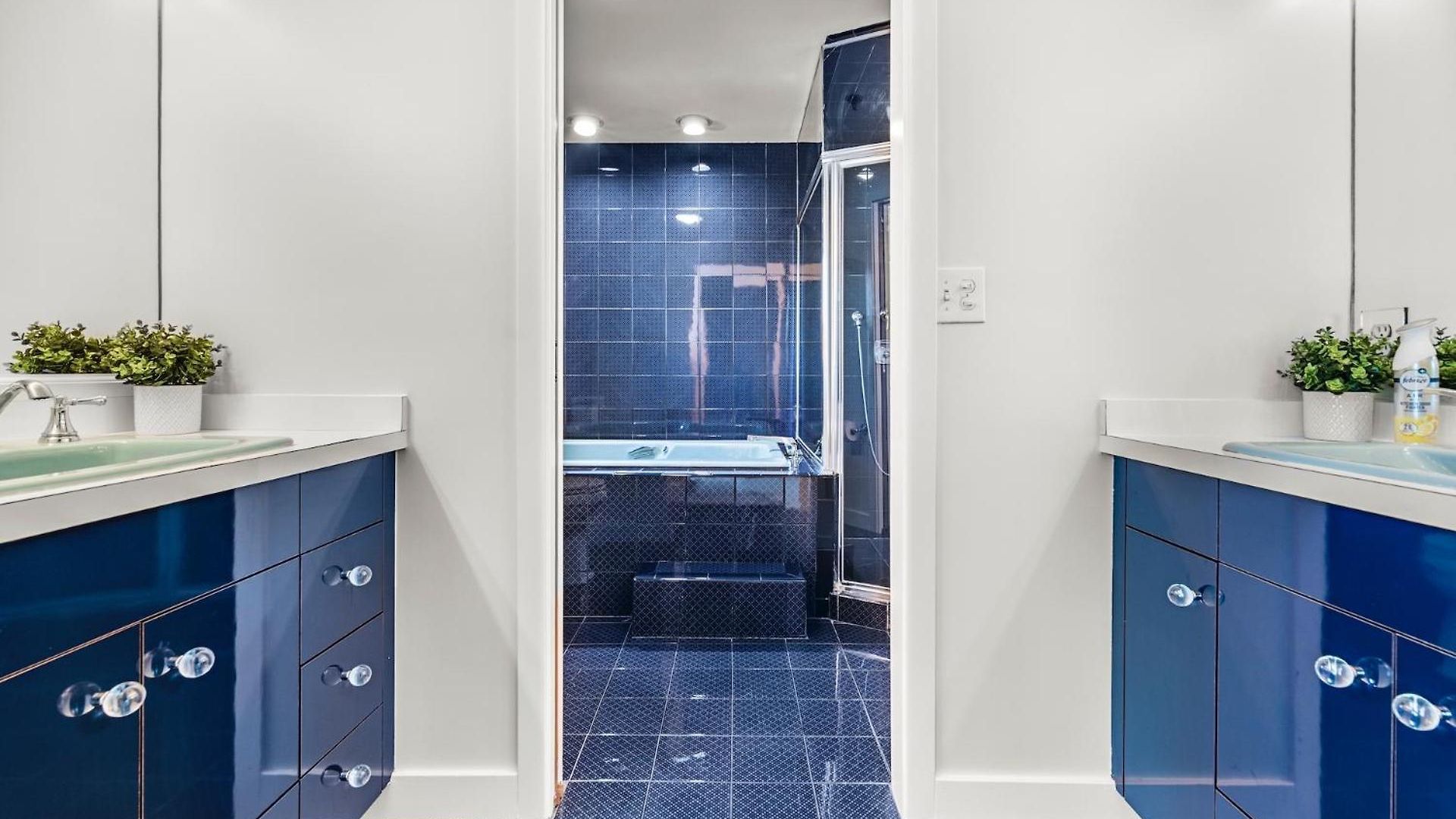 Luxury Massive Penthouse In Watertown *