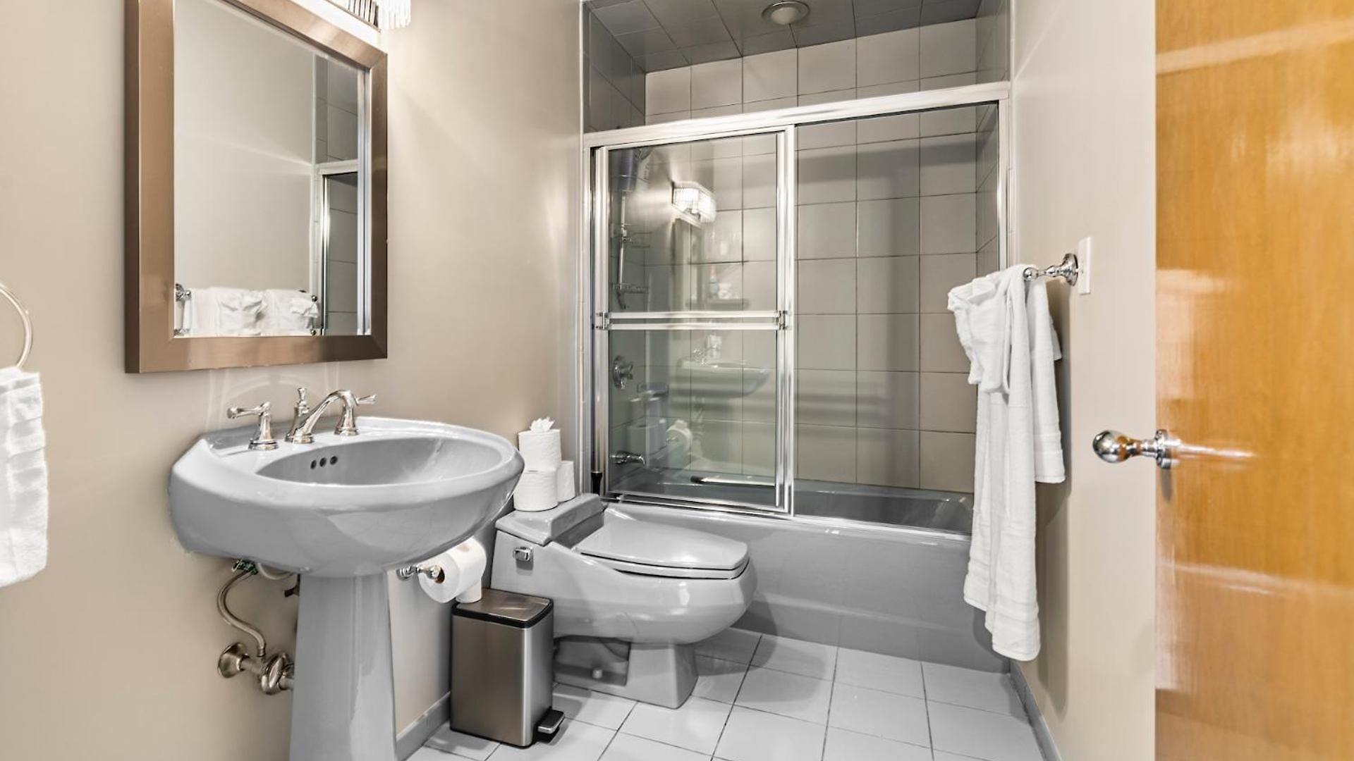 Luxury Massive Penthouse In Watertown Apartment *