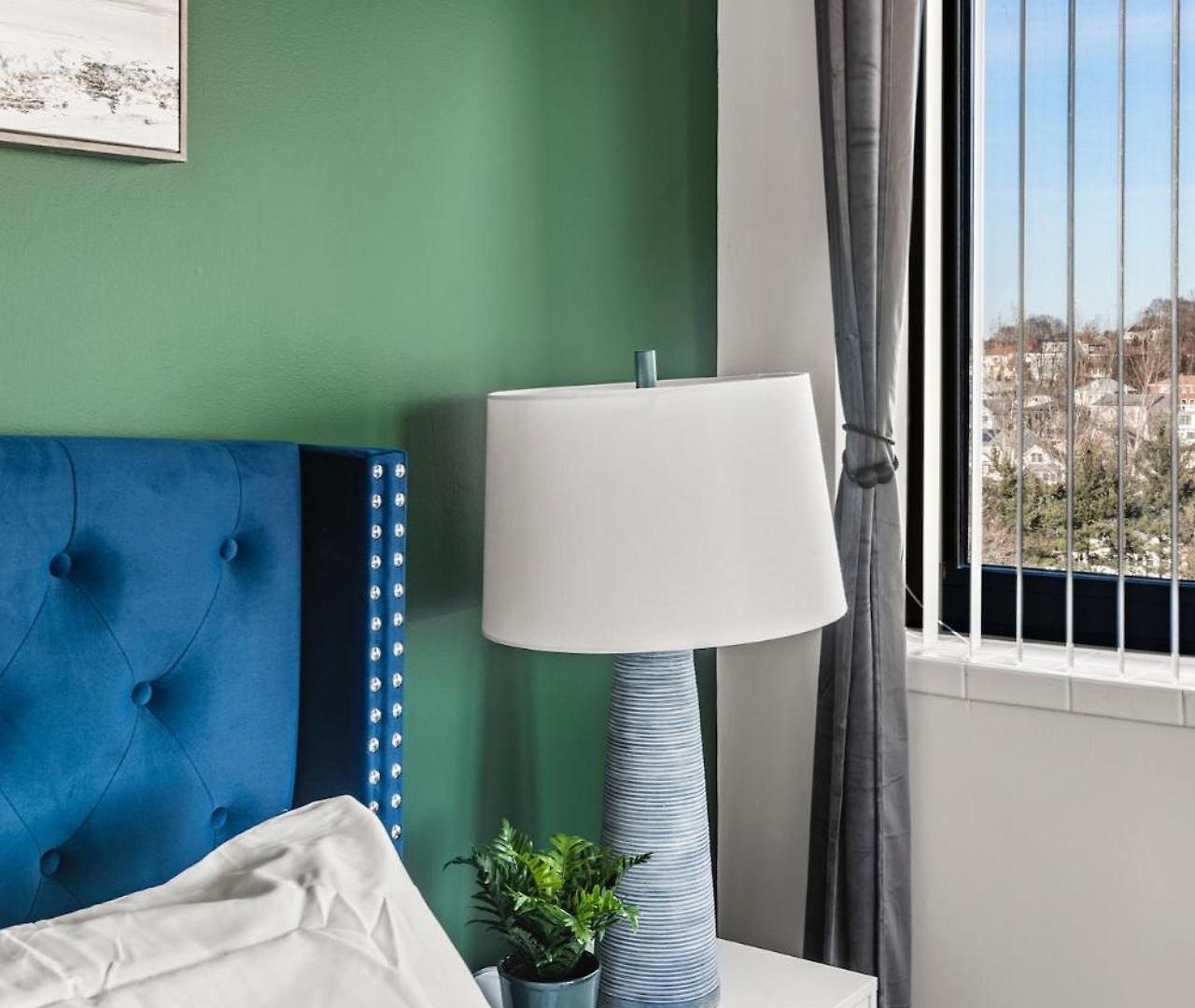 Luxury Massive Penthouse In Watertown Apartment *