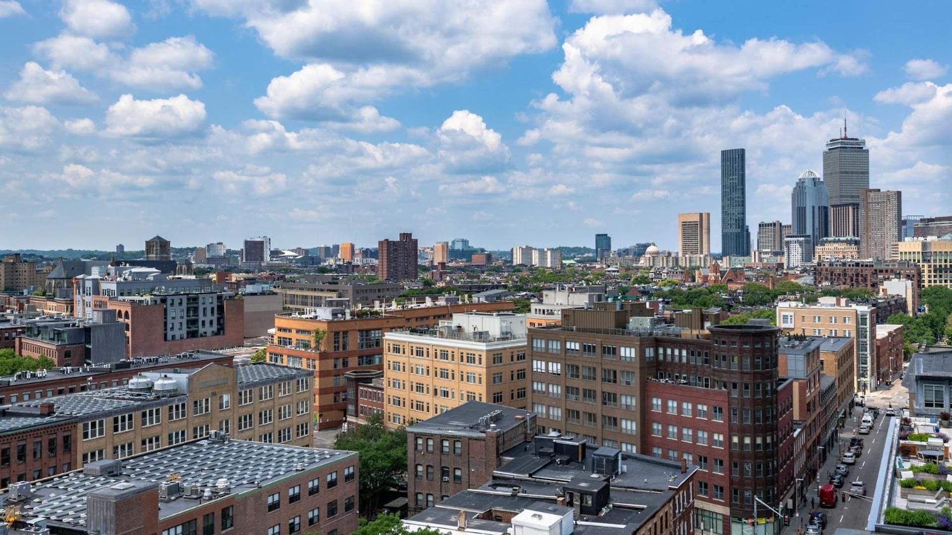 Apartment Family In With Pool Gym & Balcony - Perfect Boston