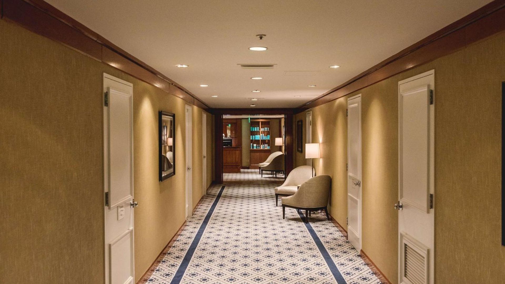 Harbor Hotel 5*