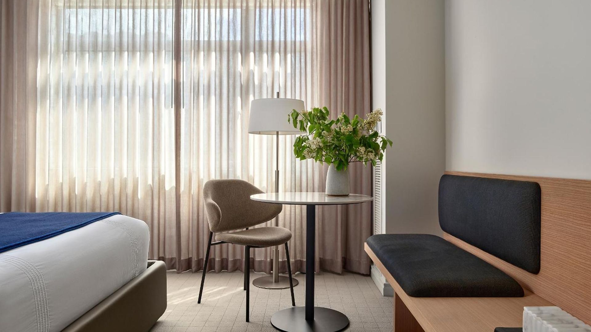 Aka Common Hotel 4*