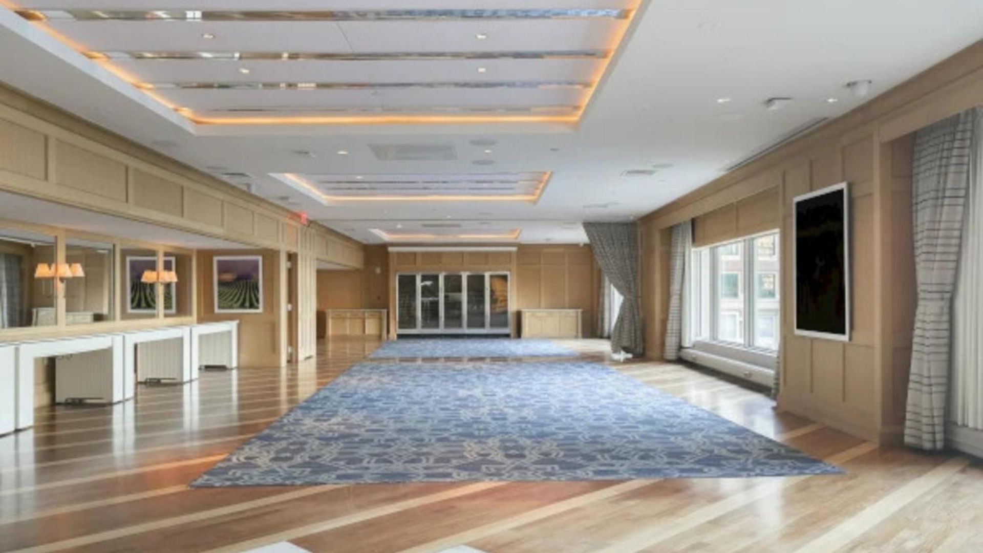 Hotel Harbor Boston