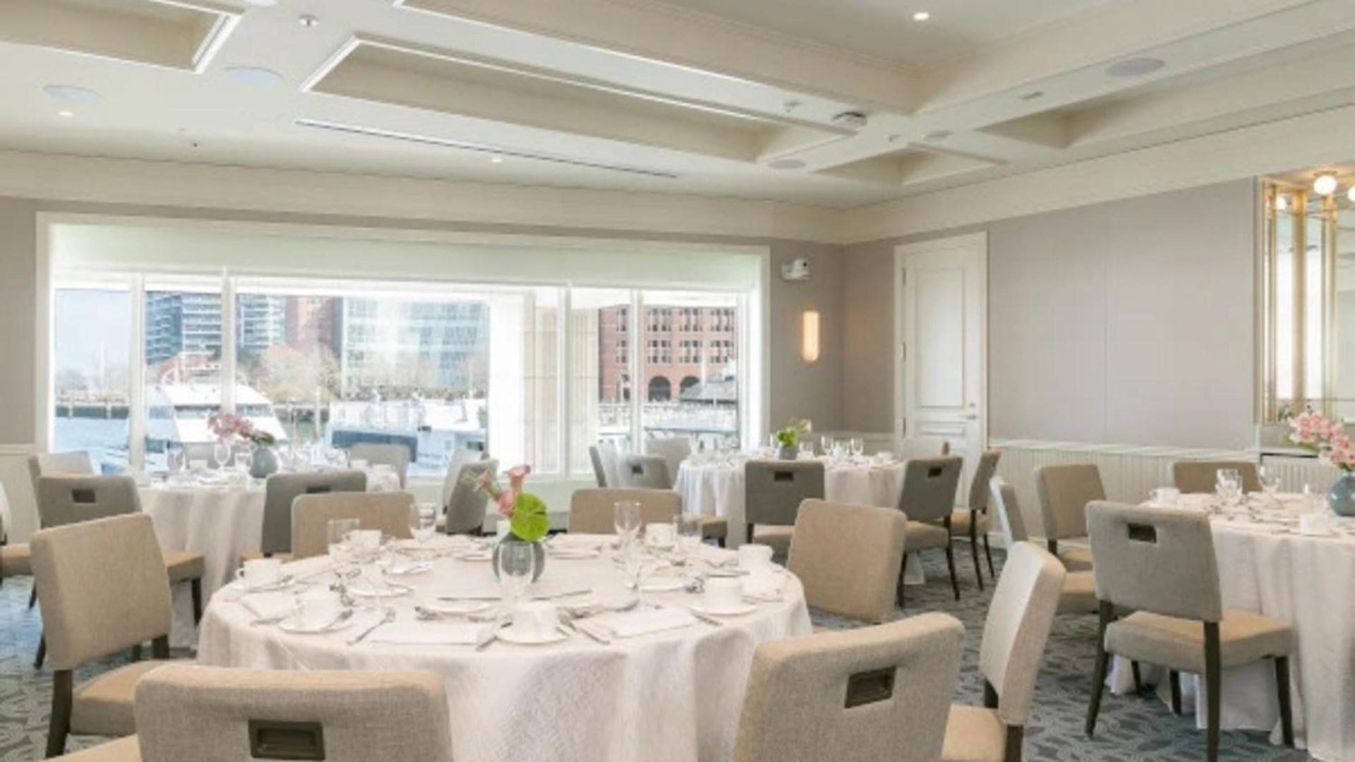 Hotel Harbor Boston