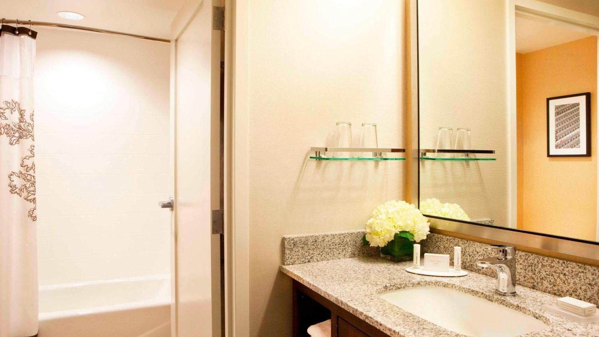 By Marriott Back Bay/fenway 3* Boston