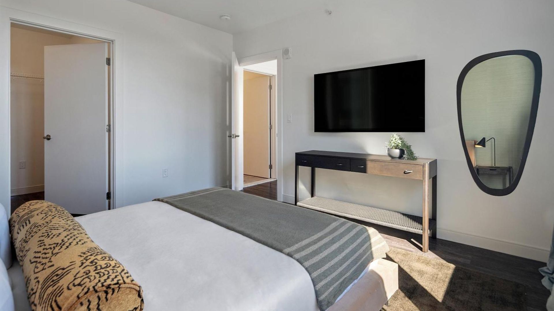 Hyatus Luxury Residences South Bay Designer Collection Aparthotel Boston