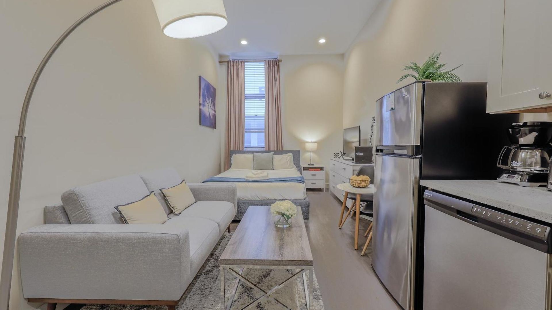 Keyless Entry Laundry In Bldg Pet Friendly Apartment